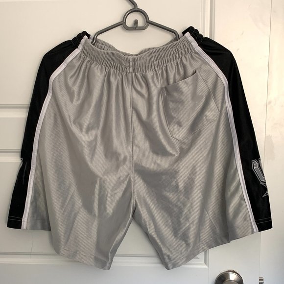men's basketball shorts (size S) - Picture 2 of 3